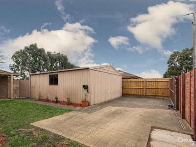 67 Meredith Crescent, Hampton Park