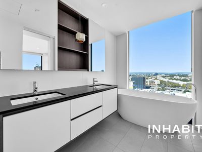 2004 / 105 Stirling Street, Perth