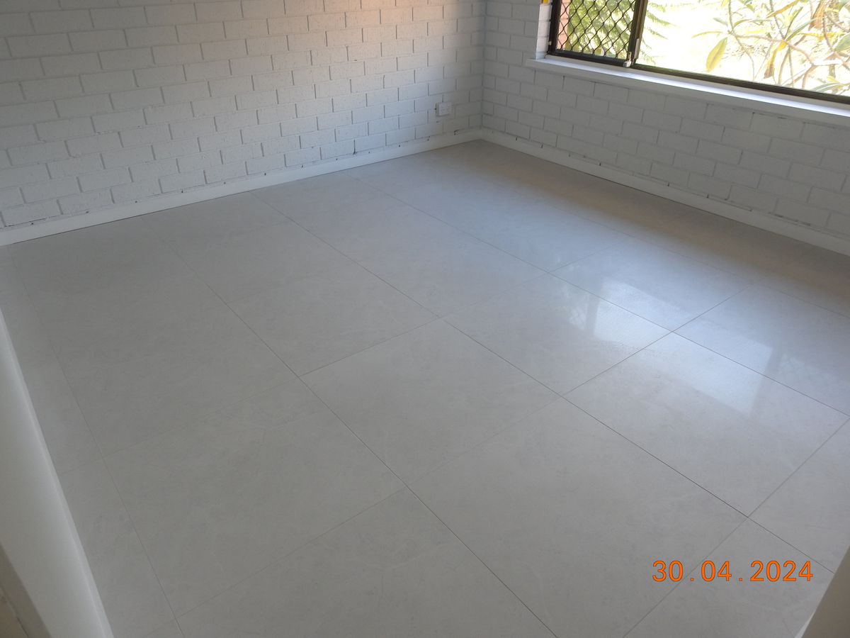5 / 8 Angie Court, Mermaid Waters