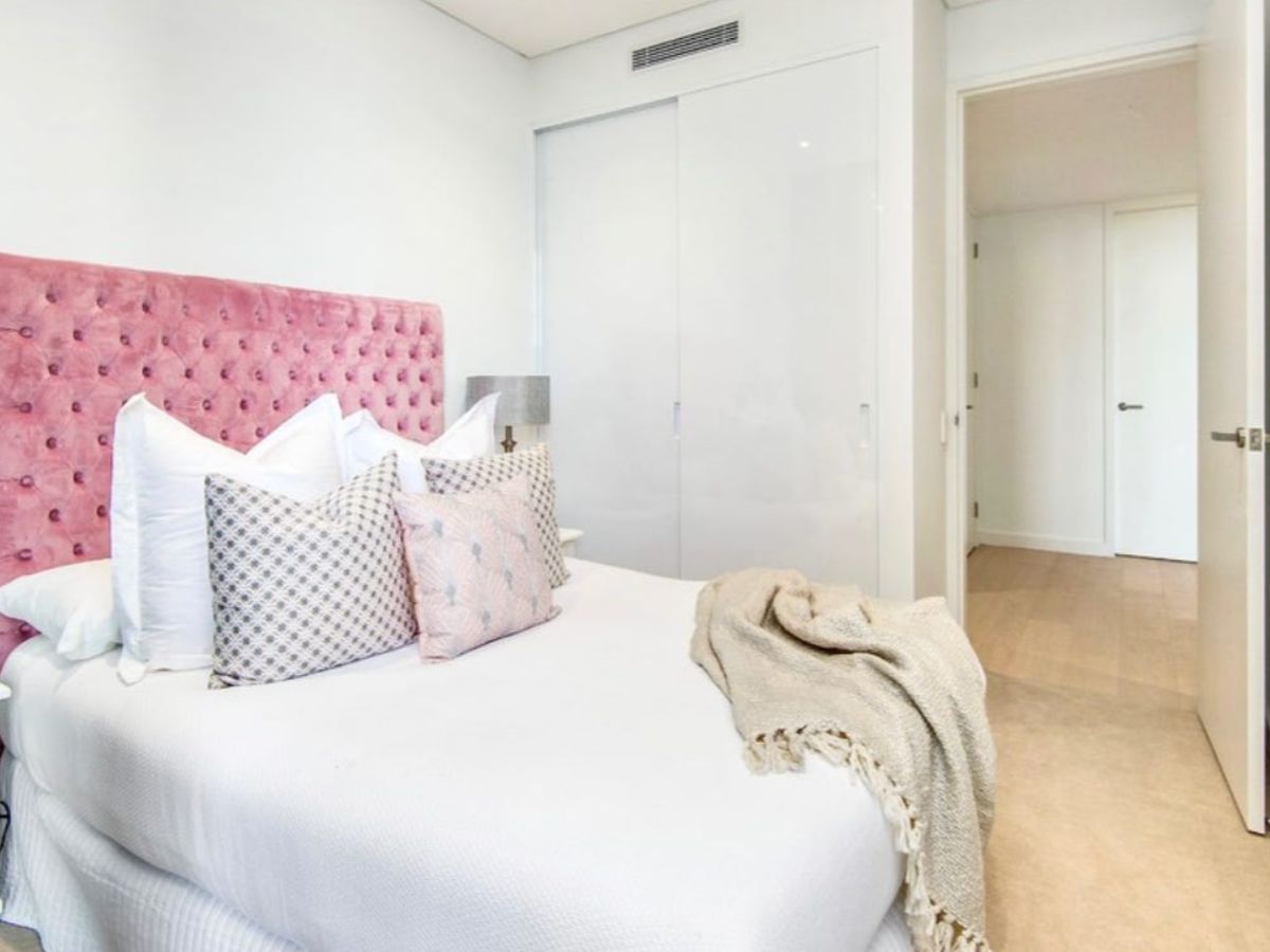 302 / 320-322 Military Road, Cre...