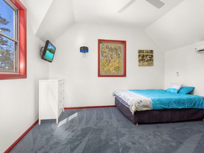 2017 THE LAKES WAY, Rainbow Flat