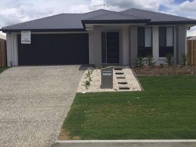27 Voyager Terrace, Pimpama