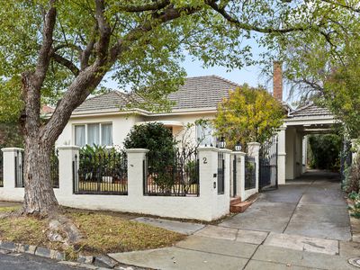 2 Riverside Avenue, Balwyn North