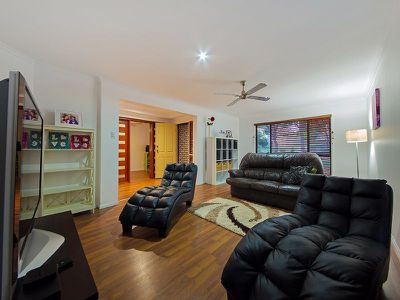 22 Manor Cres, Wakerley