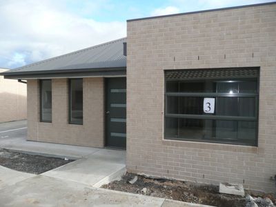 3 / 25 Deutgam Street, Werribee