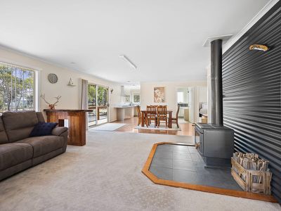2 Trout Crescent, Miena