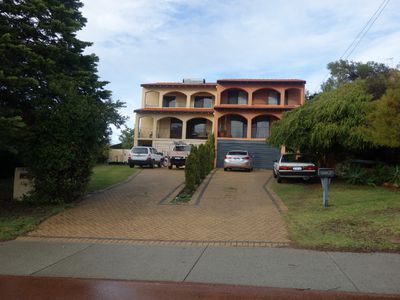 43A PEARL PARADE, Scarborough