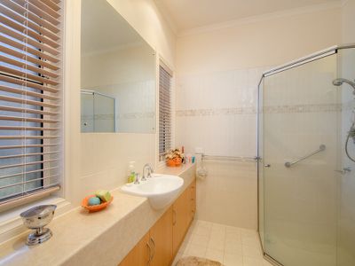 1 / 2 Red Oak Place, Mount Gambier
