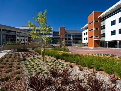 EQ2 / 70 Kent Street, Deakin