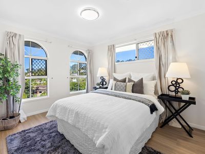 8 Nolina Court, Indooroopilly