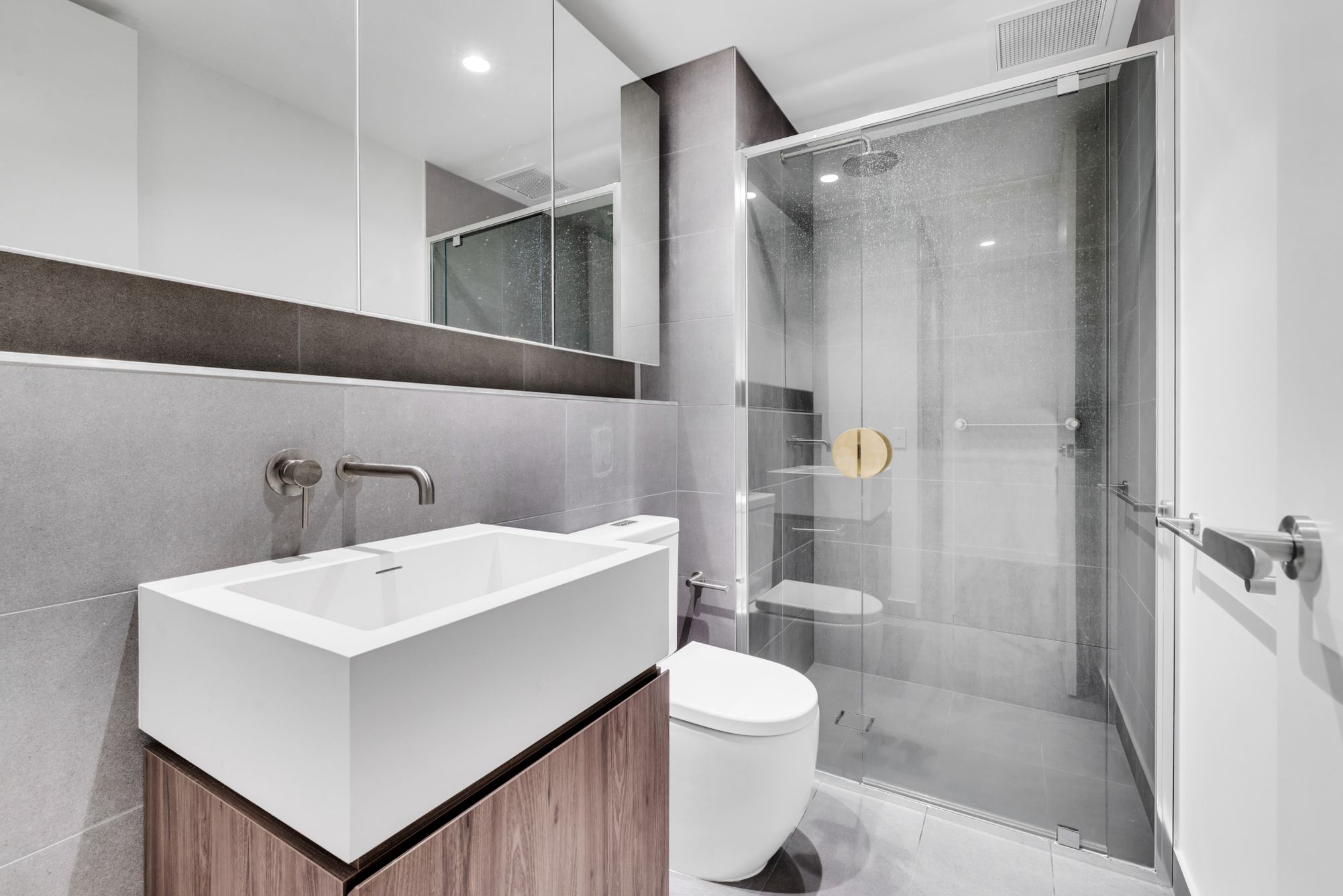 1407  / 15 Austin Street, Adelaide