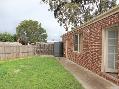 2 / 3 Enfield Close, Corio