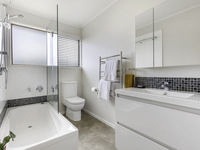 24 Adam Sunde Place, Glen Eden