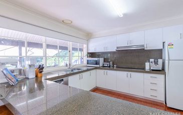 131 Beaconsfield-Emerald Road, Beaconsfield Upper