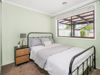 7 Curnow Place, Chisholm