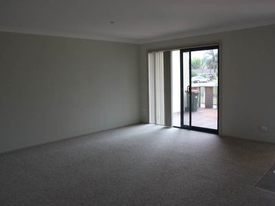2 / 31 Bent Street, Tuncurry