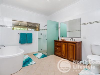 8 Waranga Crescent, Burringbar