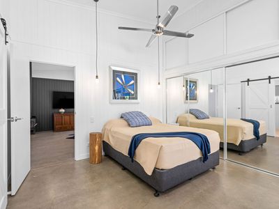 53 Stratford Park Drive, Pomona