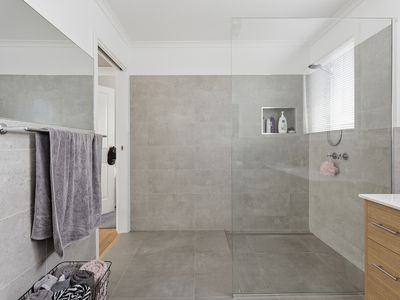 34 Belgrave Parade, Youngtown