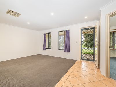 22 Mary Mackillop Glen, Queens Park