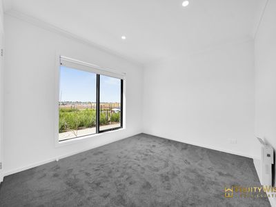 111 Delama Boulevard, Mambourin