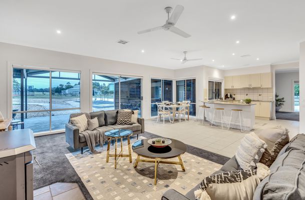 9 The Ridge, Oaklands Junction