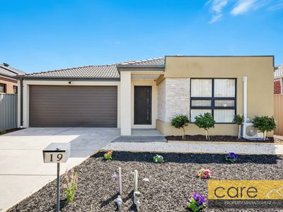 19 Arrow Road, Cranbourne East