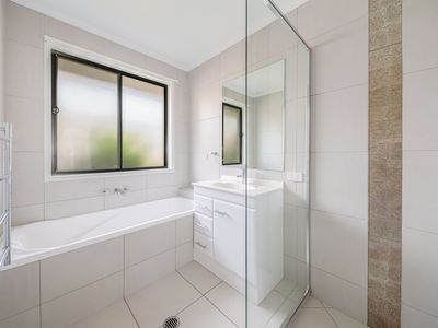 1 / 1 Crows Ash Place, Kuluin