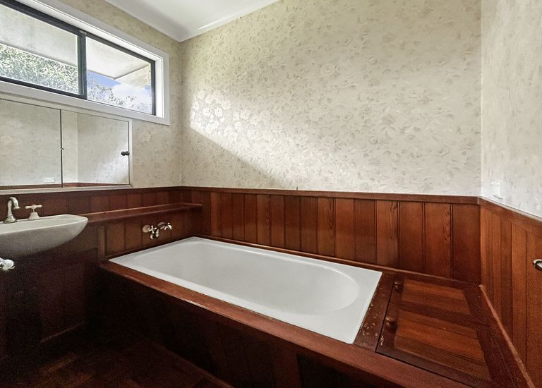 8303 Princes Highway, Allestree