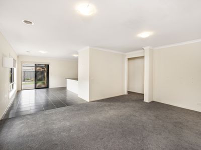 11 Lusitano Way, Clyde North