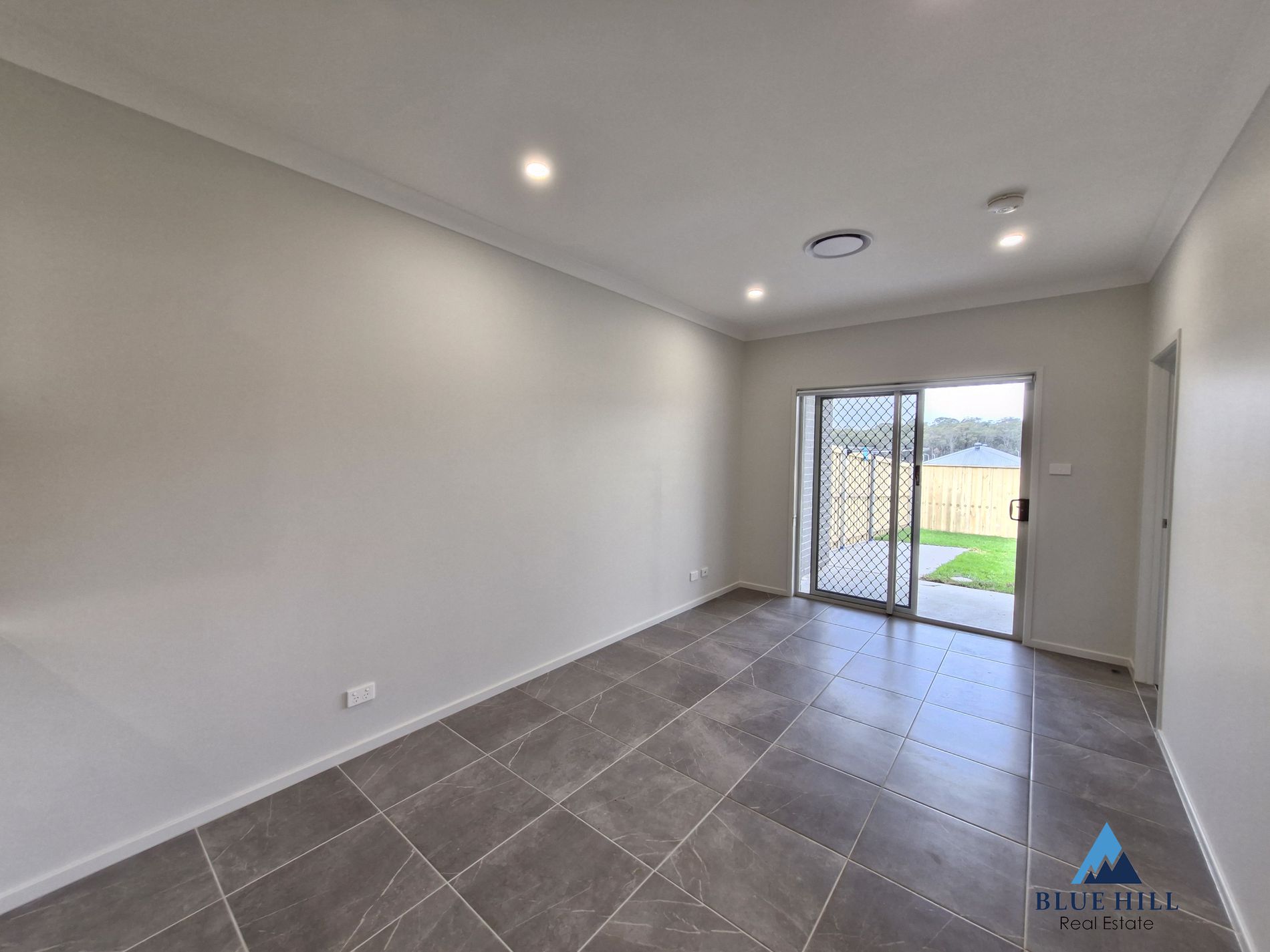 2 / 94 Settlers Boulevard, Chisholm