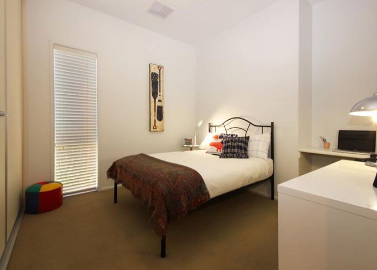 15A Albany Close, Oaklands Park