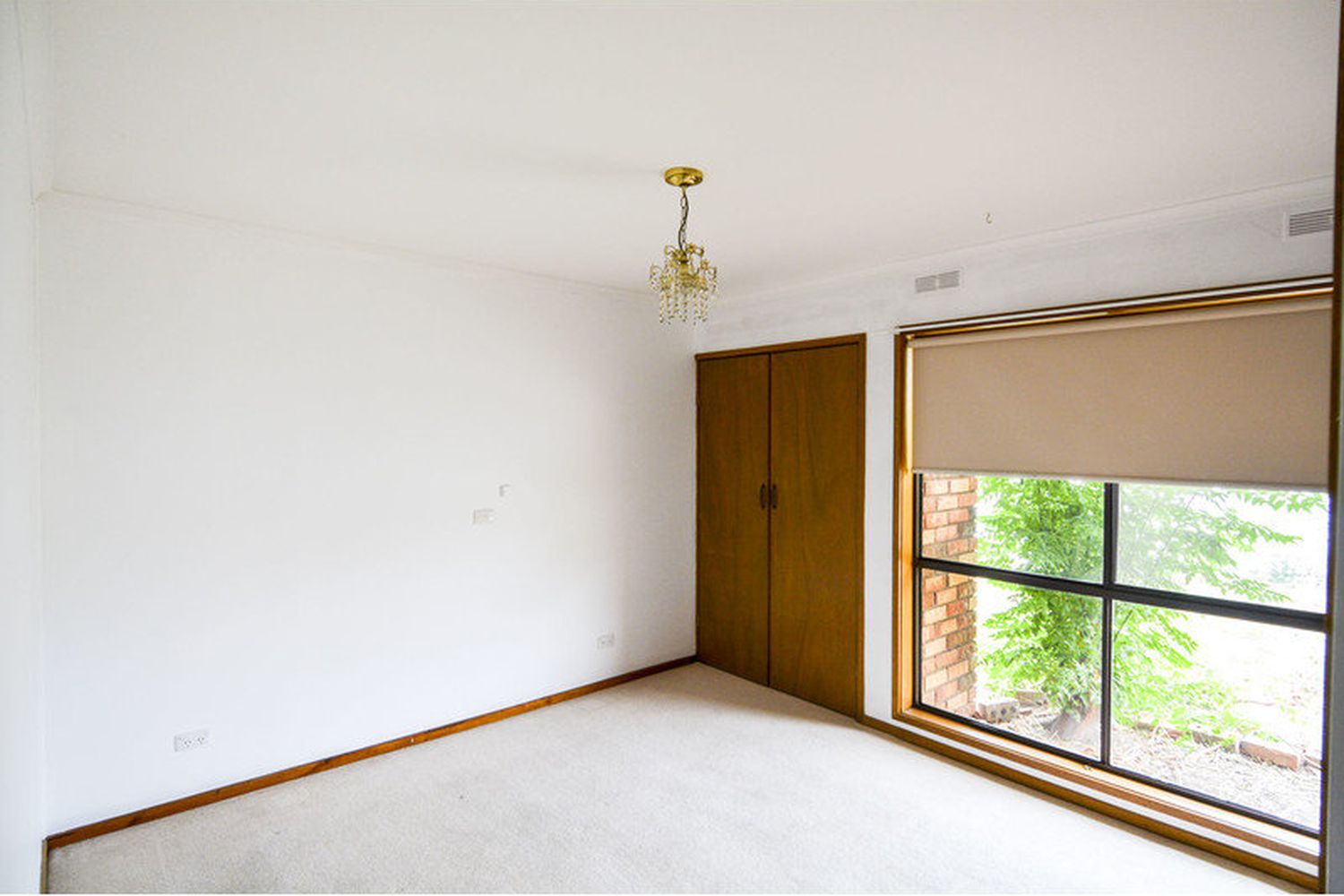 4 Oak Court, Horsham