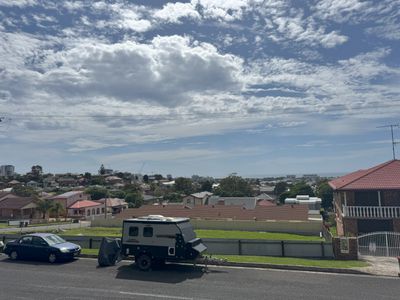 1 / 58 McKenzie Avenue, Wollongong