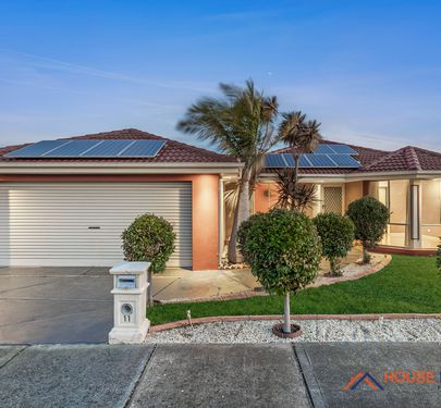 11 CHATHAM CLOSE, Cranbourne East