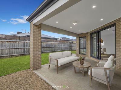 33 Limandus Crescent, Cranbourne South