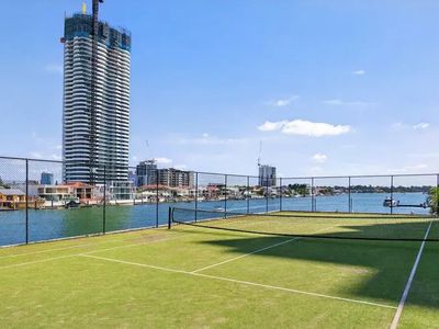 4E / 2 RIVERVIEW PARADE, Surfers Paradise