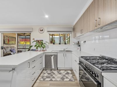 8 Lorikeet Drive, Tocumwal