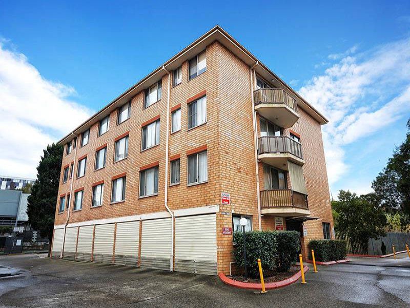 70 / 3 Riverpark Dr, Liverpool