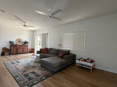 28 Columbia Drive, Beachmere