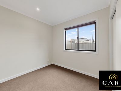 99 Madeira Drive, Truganina