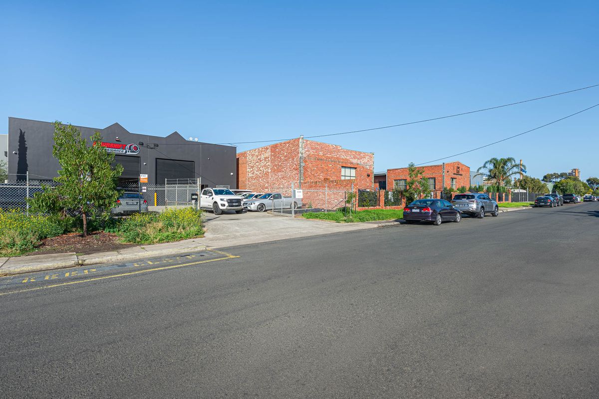 1&2 / 45 Macaulay Street, Williamstown North