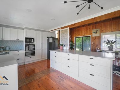 35 Hope Street, Red Head