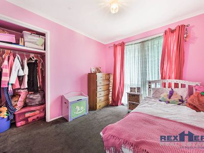 84 Oaktree Drive, Hampton Park