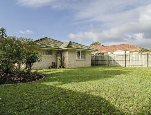 Family home in central location image 8