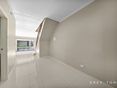 22 Jolimont Street, Caroline Springs