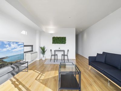 1324 / 572 St Kilda Road, Melbourne