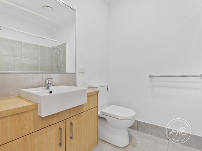 121 Attenborough Drive, Banya