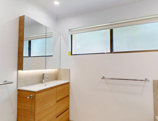 Newly renovated, Great Location image 4