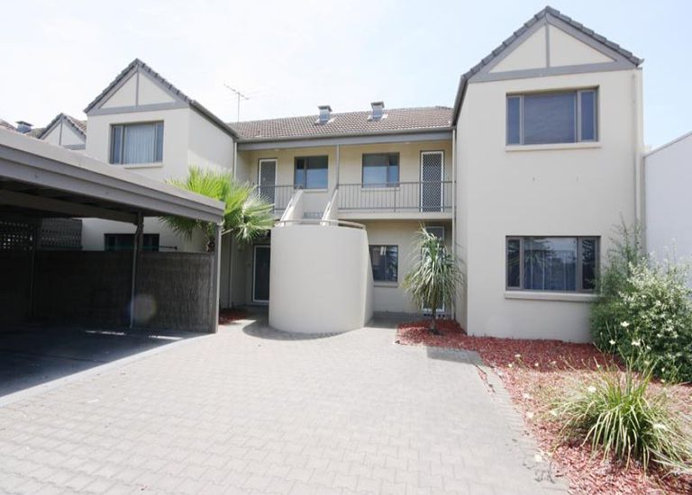 1 / 12 Arcadia Court, North Haven